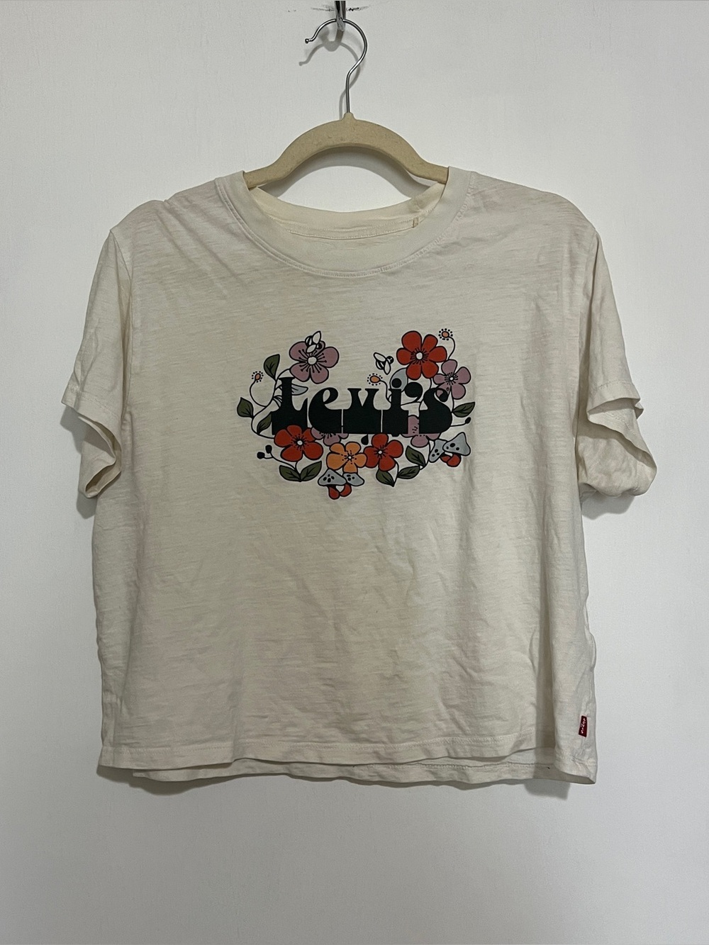Levi's Floral Logo Tee - Cream with Pink & Orange Flowers